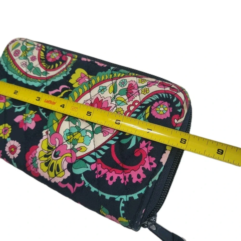 Vera Bradley Petal Paisley‎ Retired Zip-Around Quilted Wallet  Multicolor - Picture 6 of 6